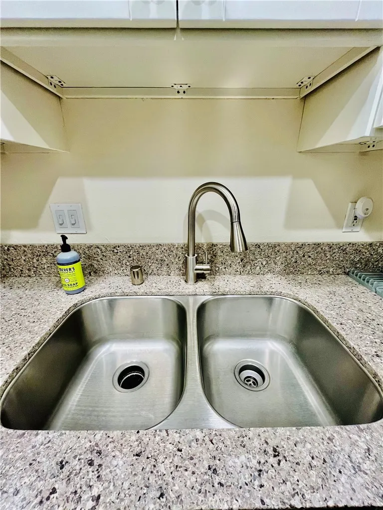 https://cdn.realtyfeed.com/cdn/127/306496921/51eba9b65f30d4fd0ac8b5d160913cbd.webp