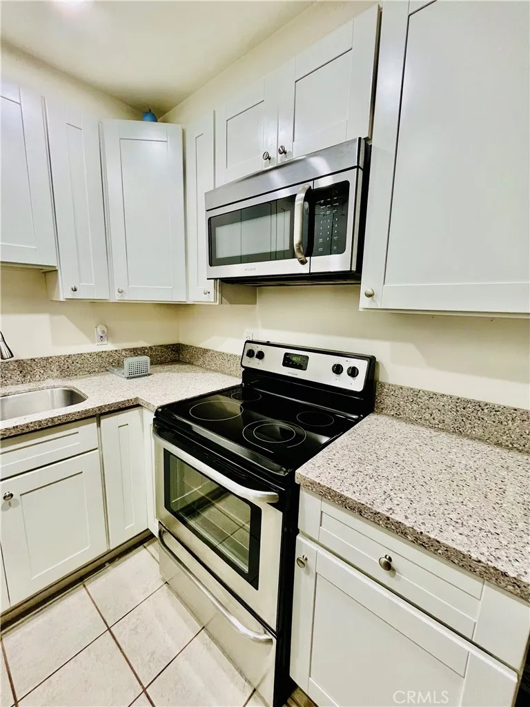 Photo #12: SW25162097 Listing: Photo #12