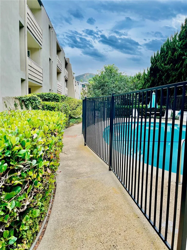 https://cdn.realtyfeed.com/cdn/127/306496921/f599c4ce9fd854b62a8a8601ff963a7c.webp