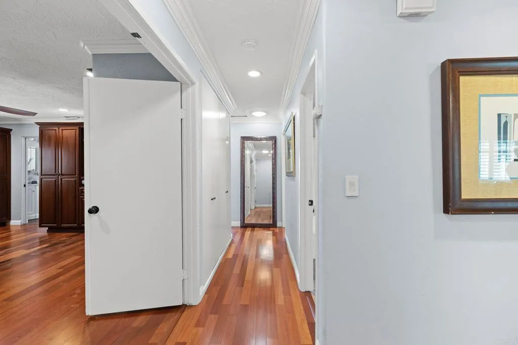 https://cdn.realtyfeed.com/cdn/127/306496970/b4a1e5525328e01ad2639ad5c8348f22.webp