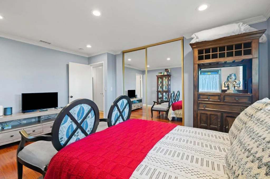 https://cdn.realtyfeed.com/cdn/127/306496970/bb2f1dfdabbcd0e7706e88ec8d0d0cbe.webp