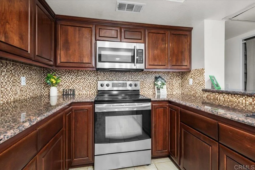Photo #5: PTP2505488 Listing 