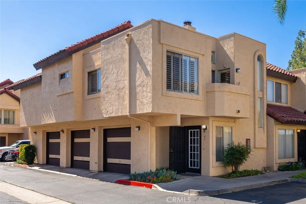MLS: SW25162558 Condo For Sale