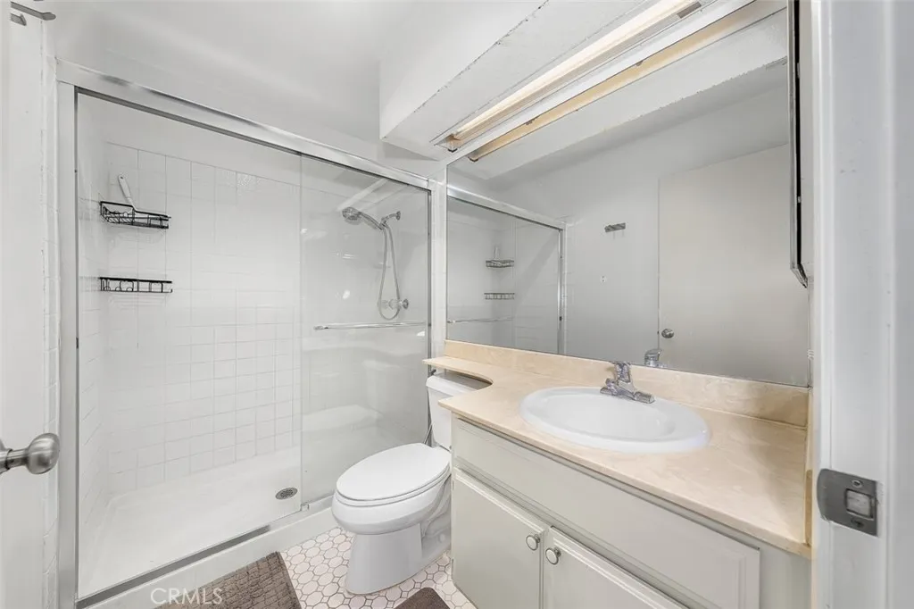 Photo #17: SW25162558 Listing: Photo #17
