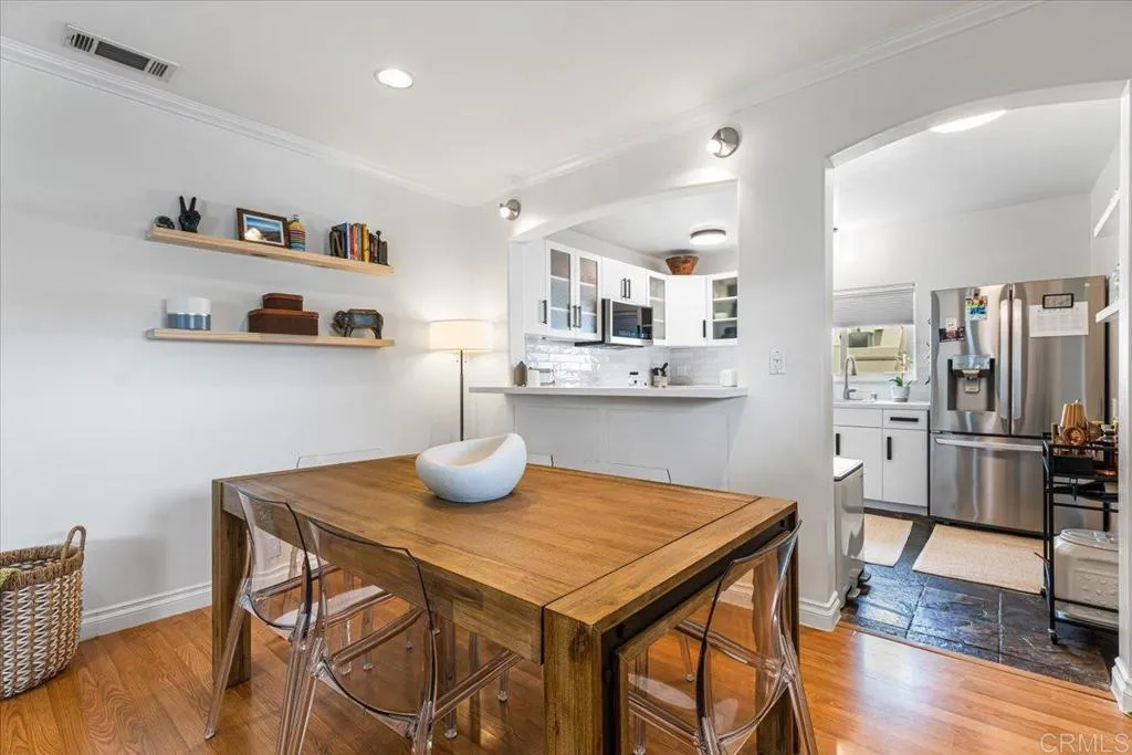 https://cdn.realtyfeed.com/cdn/127/306497205/df459a77841142fd26670018c4448485.webp