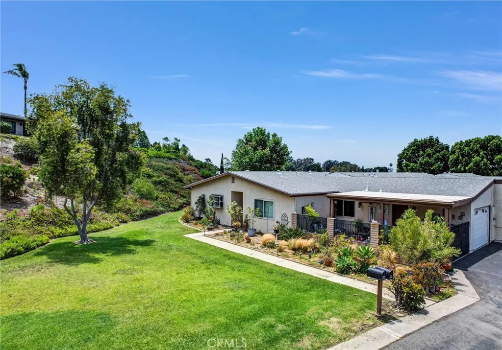 https://cdn.realtyfeed.com/cdn/127/306497302/f1923c23d83f340bcf51d0d2540cbd87.webp
