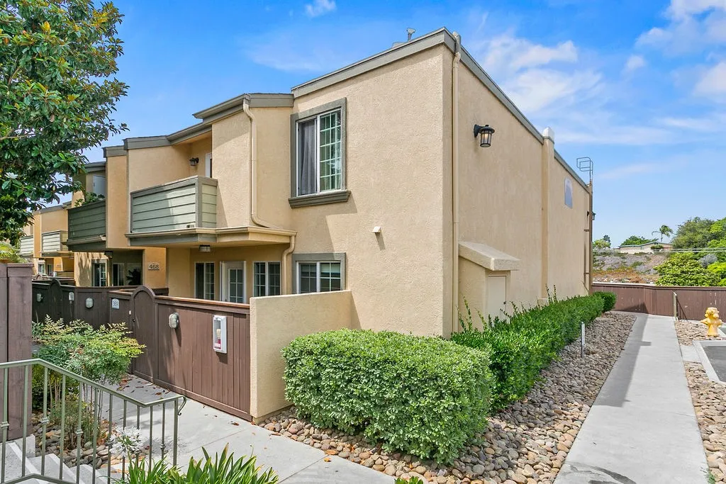 MLS: PW25146249 Condo For Sale
