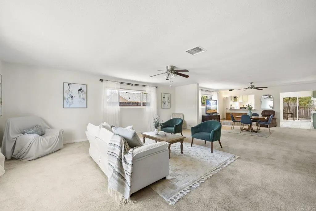 https://cdn.realtyfeed.com/cdn/127/306497317/802aeb2557c2bc18881e3ea9b9aaea3f.webp