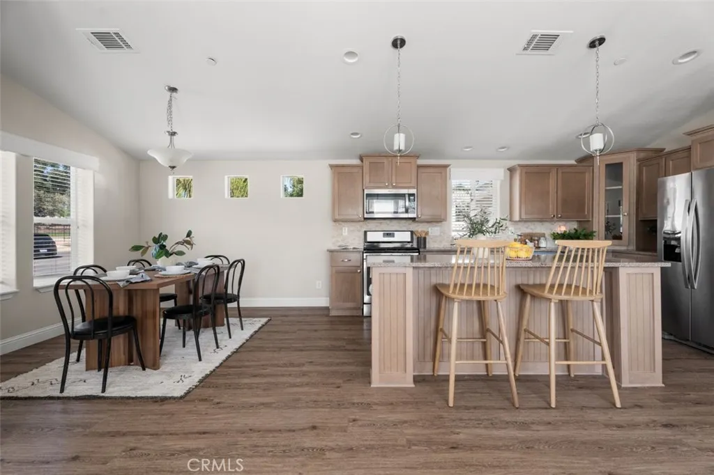 https://cdn.realtyfeed.com/cdn/127/306497328/1a53a80a1c2c2bfdef1c6dae69808e49.webp