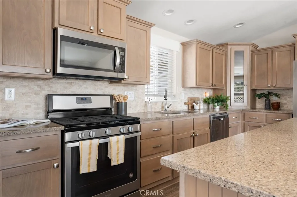 https://cdn.realtyfeed.com/cdn/127/306497328/1c5213de9c164cc6d460e0ba245ad322.webp