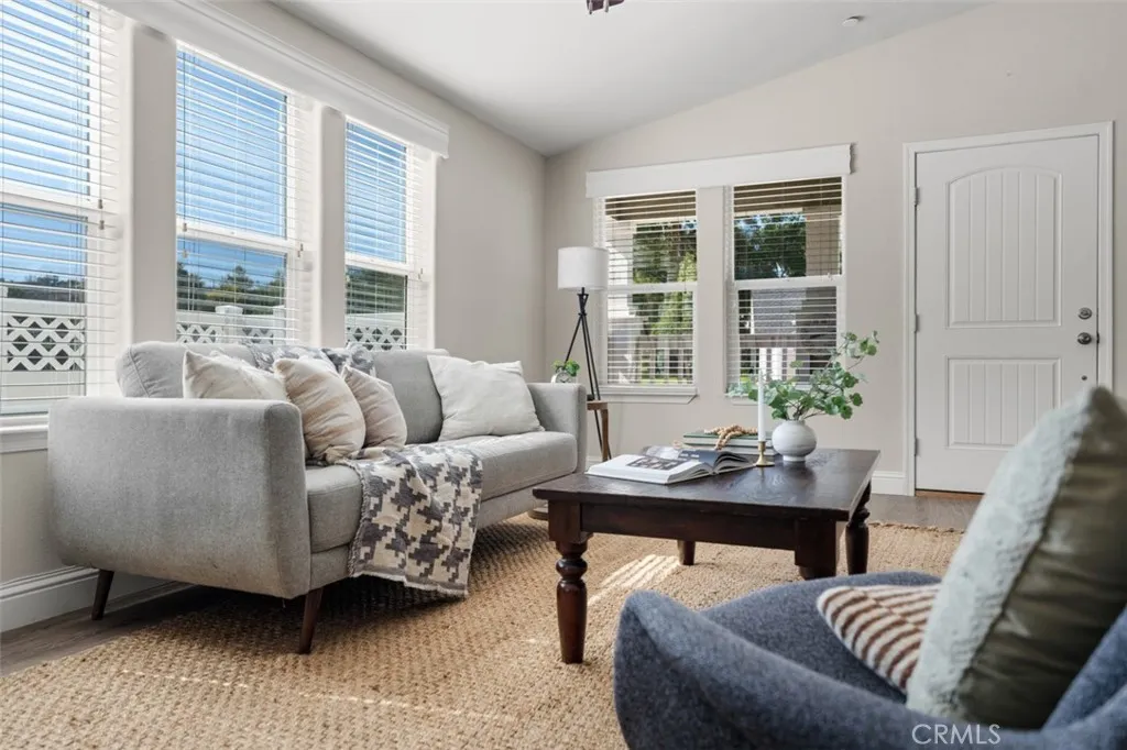 https://cdn.realtyfeed.com/cdn/127/306497328/1ce455eff5726962f3e01453afcacd1f.webp