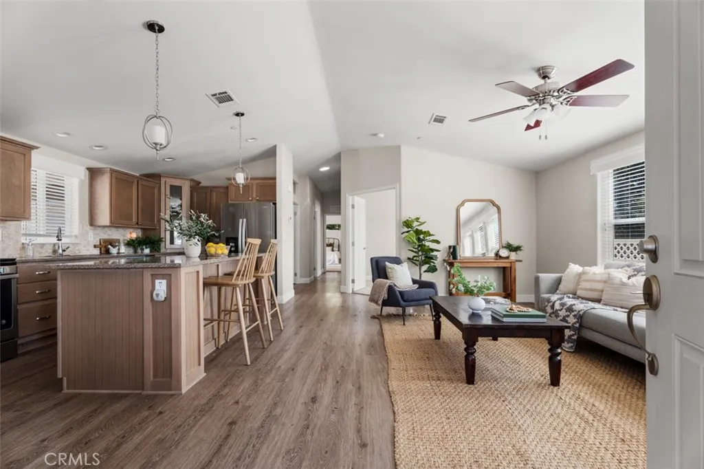 https://cdn.realtyfeed.com/cdn/127/306497328/53cfab9ed982b6977bae6e62cc7a11e4.webp
