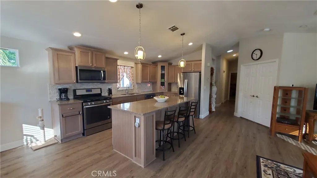 https://cdn.realtyfeed.com/cdn/127/306497328/8c0209ee6cf90c6325660832419fea5a.webp