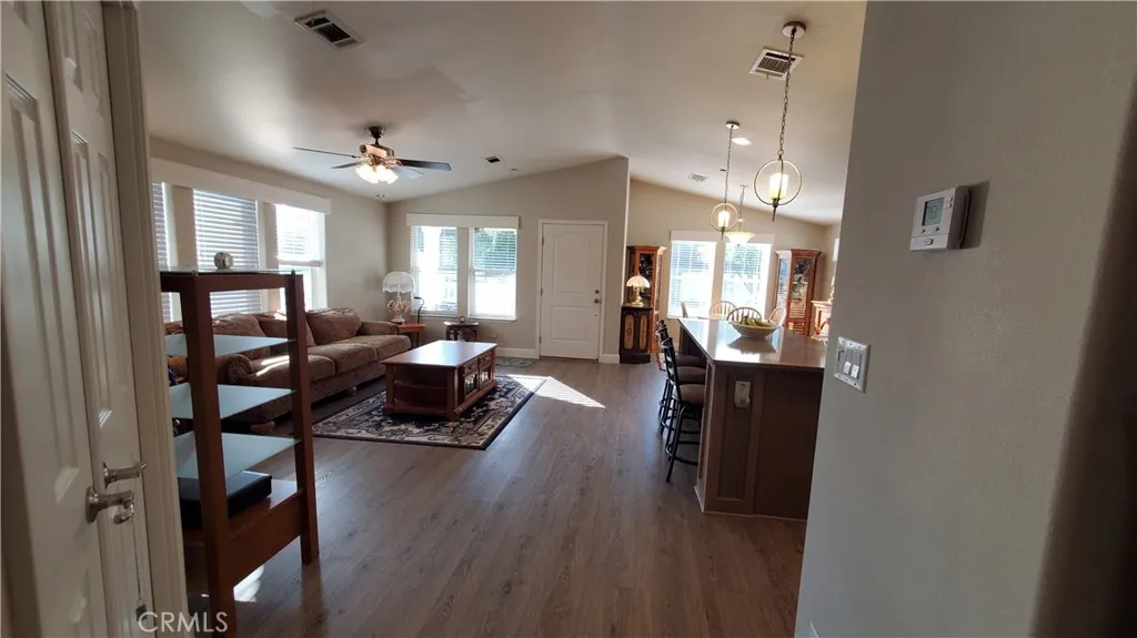 https://cdn.realtyfeed.com/cdn/127/306497328/934c7bee8b50dd1e06dd3424c7d453b0.webp