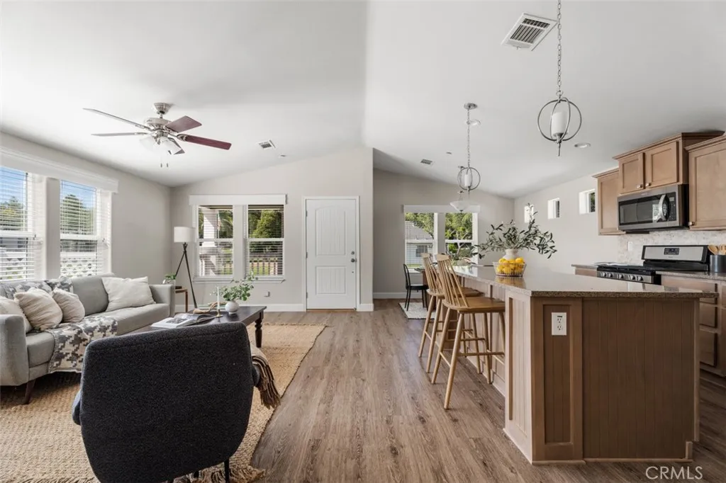 https://cdn.realtyfeed.com/cdn/127/306497328/94b0db1c7ff8eefb67b1a4ba1009a4ab.webp