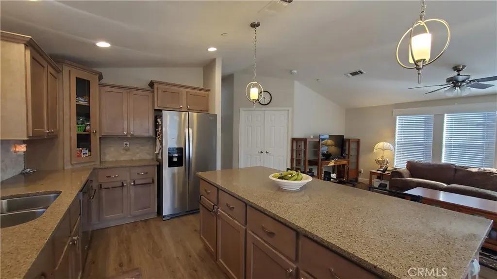https://cdn.realtyfeed.com/cdn/127/306497328/ac86c80b9ba358315f829123ba37d998.webp