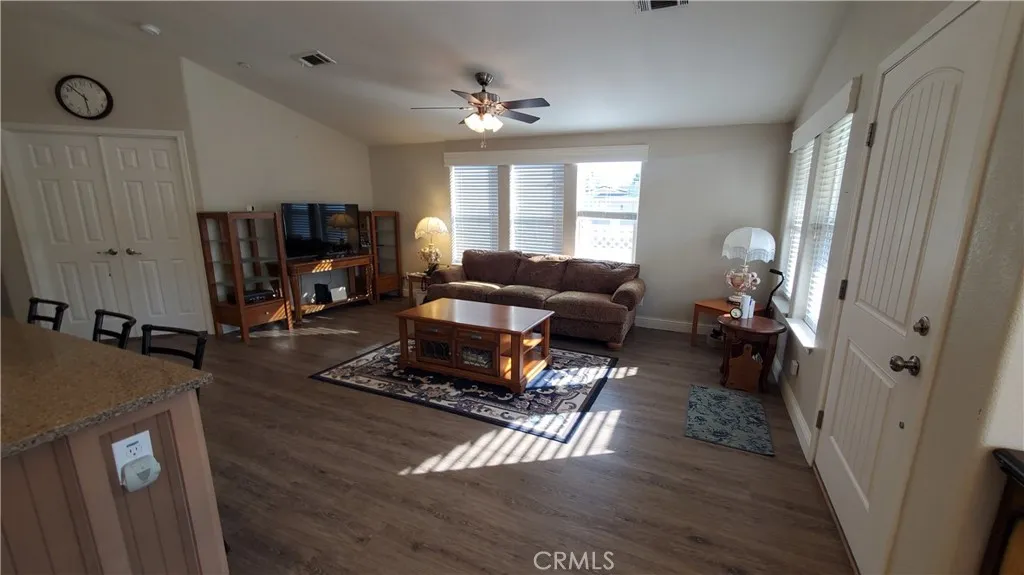 https://cdn.realtyfeed.com/cdn/127/306497328/b6eb082ba38cada8df6264b69a868e52.webp