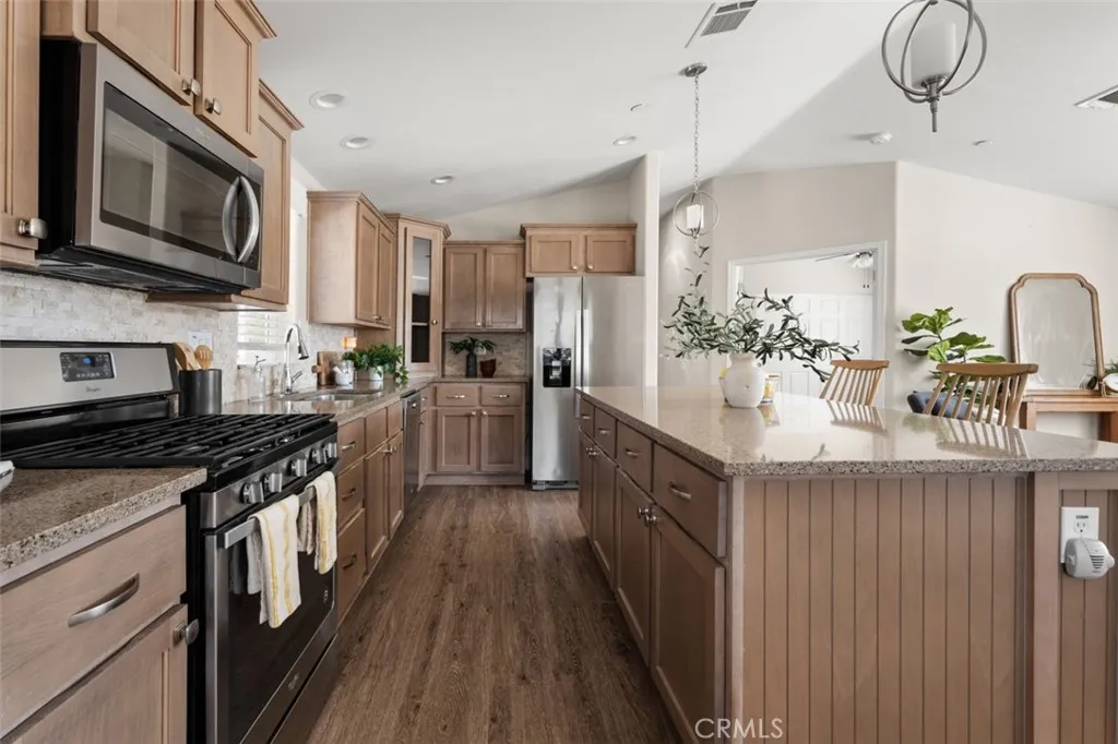 https://cdn.realtyfeed.com/cdn/127/306497328/ce1f1cc93fb941452fcbf0ed7aa0afbe.webp