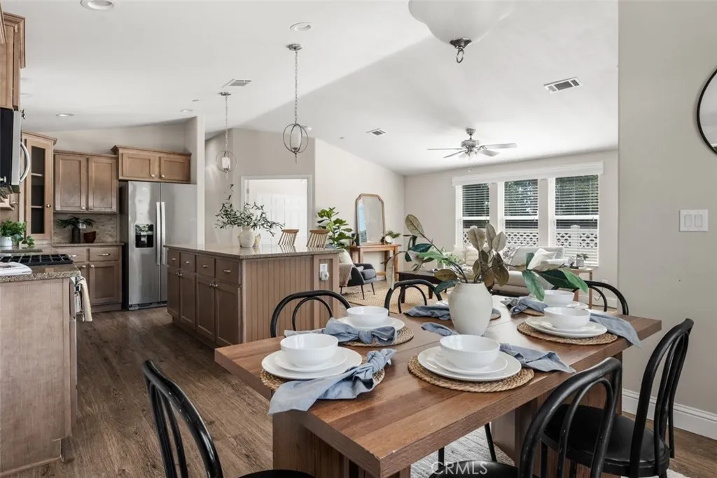 https://cdn.realtyfeed.com/cdn/127/306497328/ee41e2e414b24f5d0cb8f789a7c77274.webp