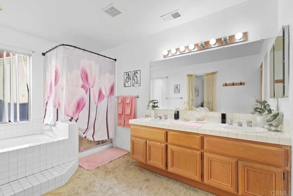 https://cdn.realtyfeed.com/cdn/127/306497378/af480ca1777e71b2068c7eaf14d6b232.webp