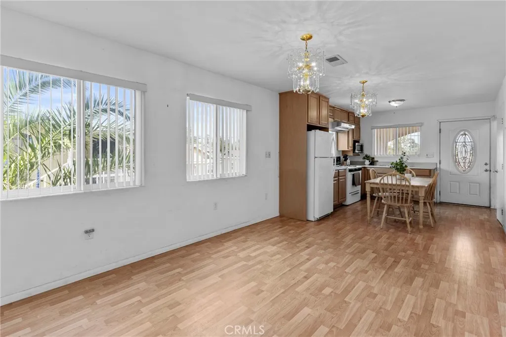 https://cdn.realtyfeed.com/cdn/127/306497438/0e64d85d6932b1cda64100d20cfd495b.webp