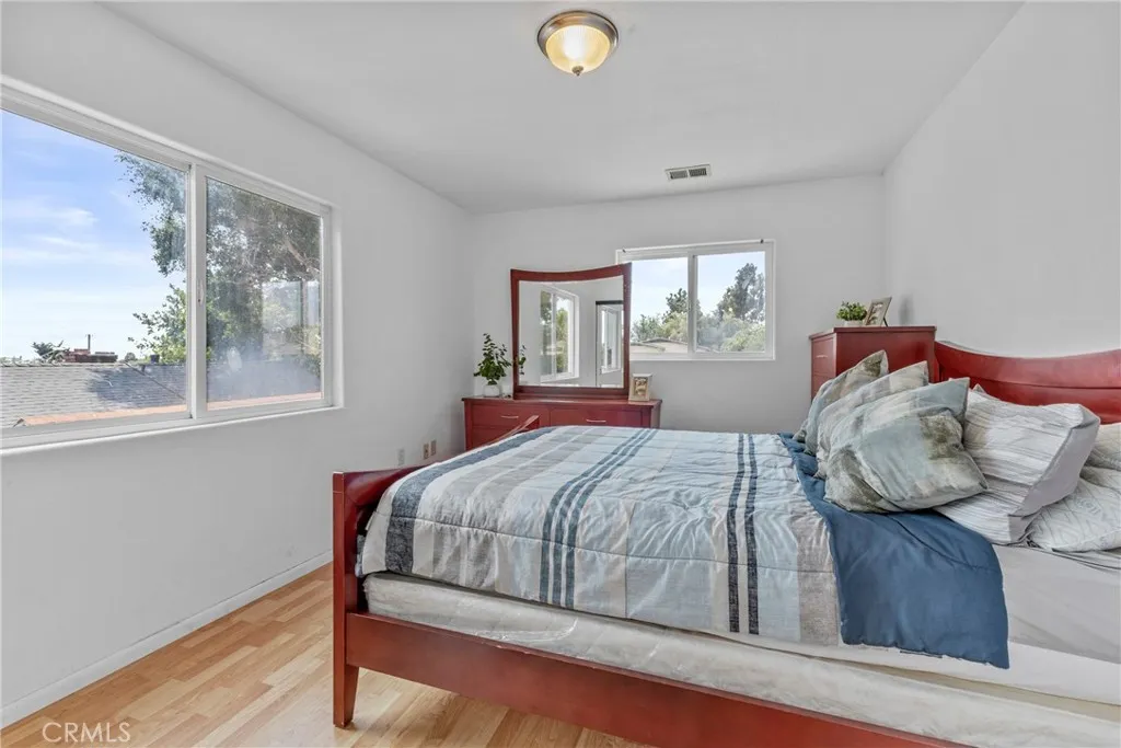 Photo #32: SW25158031 Listing: Photo #32