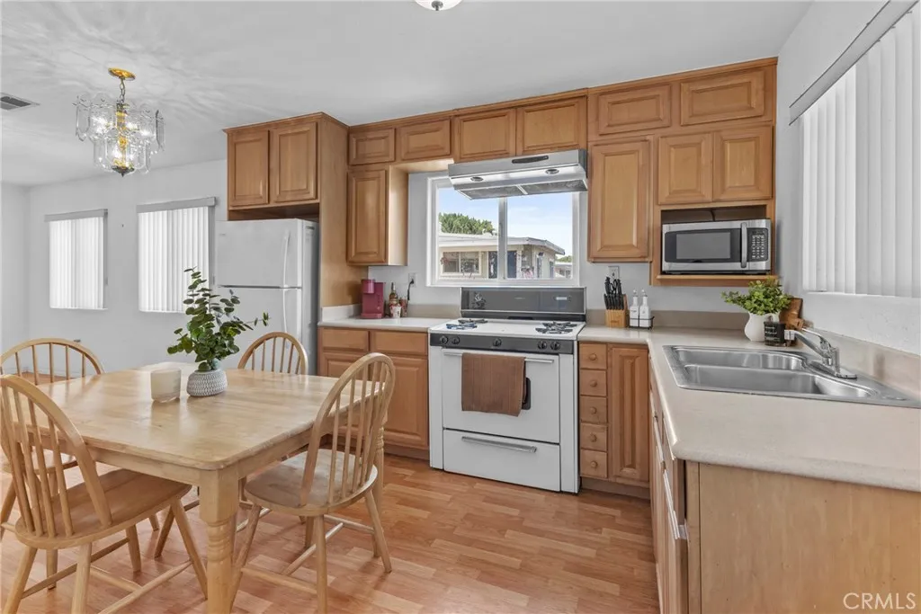 https://cdn.realtyfeed.com/cdn/127/306497438/c9b44adce5596c4081d4d27004daad16.webp