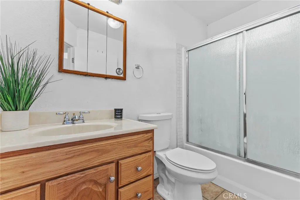 Photo #33: SW25158031 Listing: Photo #33