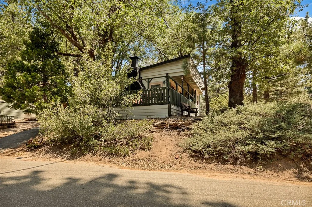 33400 Bluebird Drive, Green Valley Lake, CA 92341