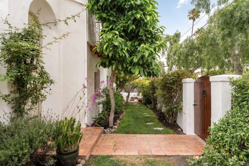 https://cdn.realtyfeed.com/cdn/127/306497511/7a5272619af108687936aa6dc4837b86.webp