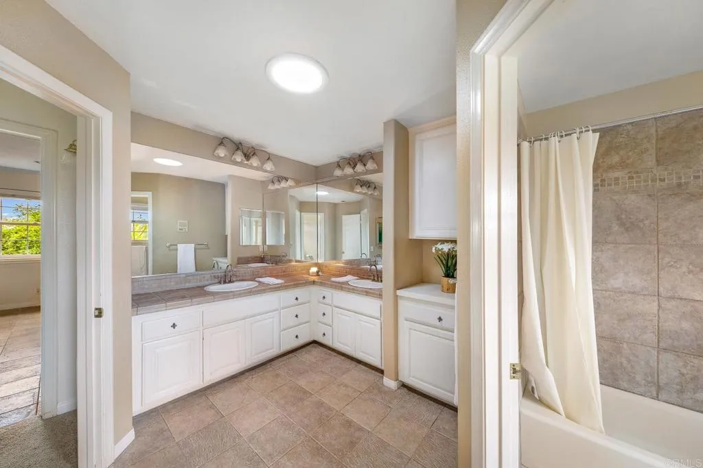 https://cdn.realtyfeed.com/cdn/127/306497729/6e9834d352895ff6747f23ea90b9ec05.webp