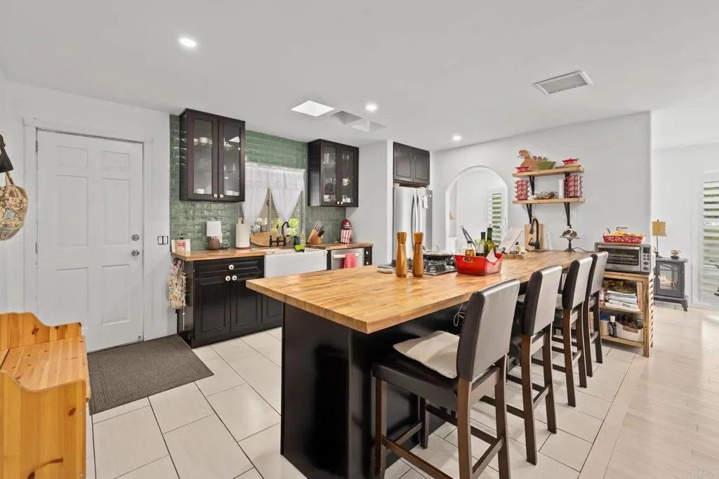 https://cdn.realtyfeed.com/cdn/127/306497734/8b02a63147128d00536fa40e9351483d.webp
