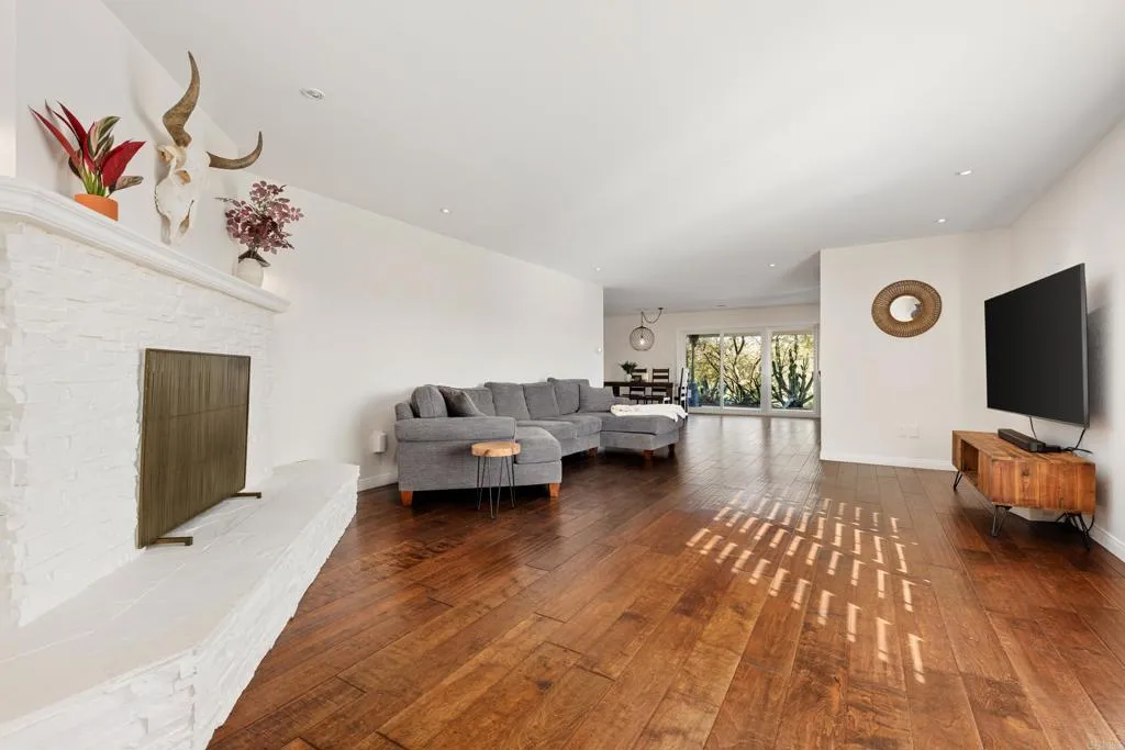 https://cdn.realtyfeed.com/cdn/127/306497855/08ad90b46e751d8c7417a050d6d3ab40.webp