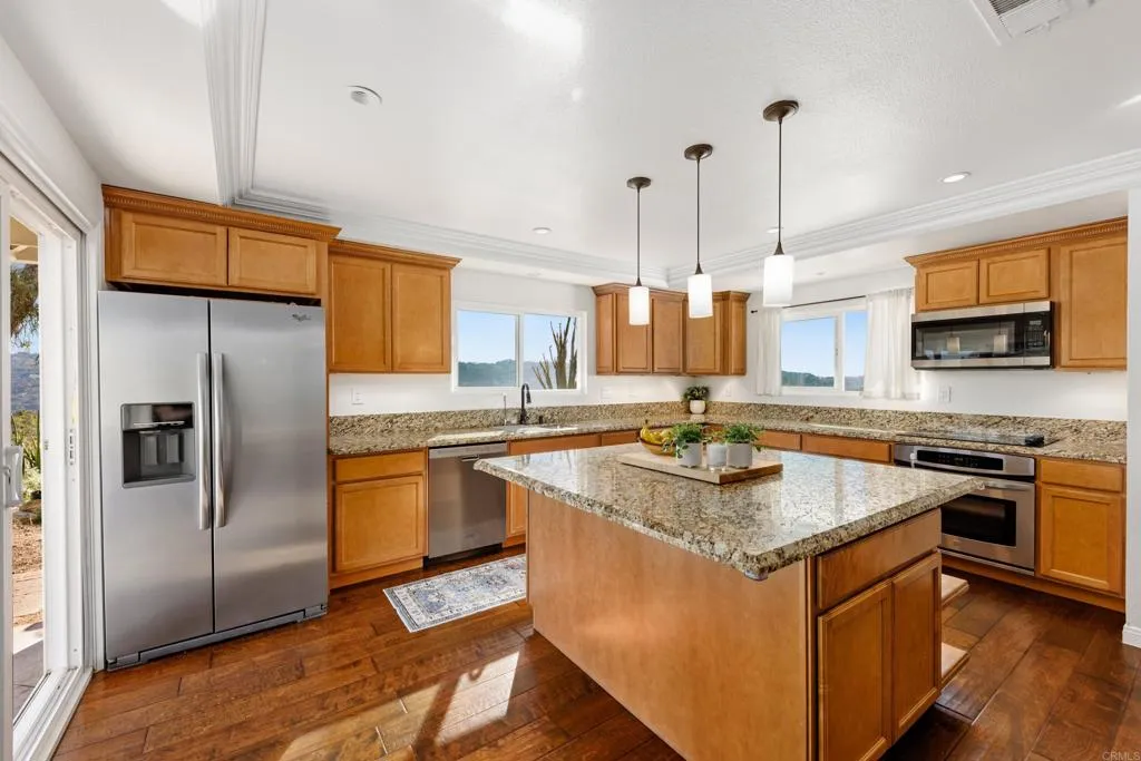 https://cdn.realtyfeed.com/cdn/127/306497855/273ff5f4abadea31879af5dd087f9fb1.webp