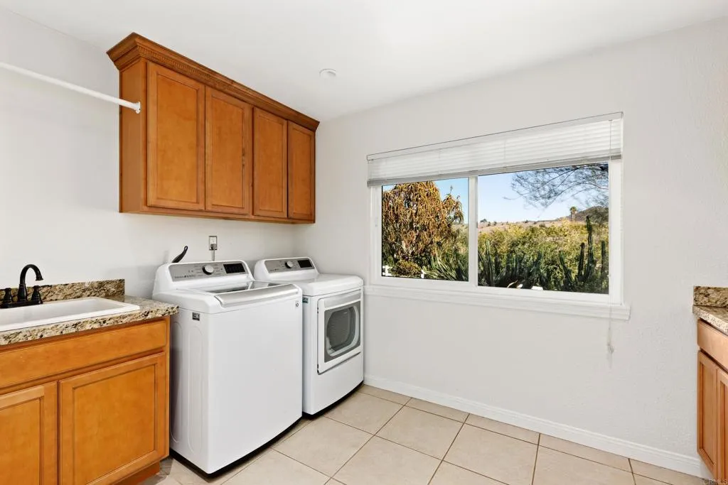 https://cdn.realtyfeed.com/cdn/127/306497855/a547310c6c40aa492a972f3a9fcdc073.webp