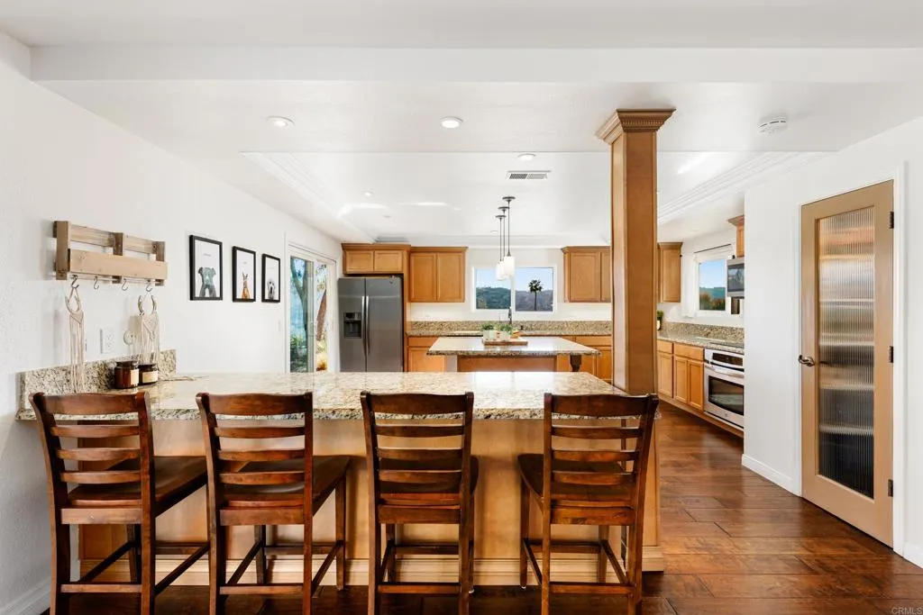 https://cdn.realtyfeed.com/cdn/127/306497855/cf2bc13ad9265958afc614ee12629d5a.webp