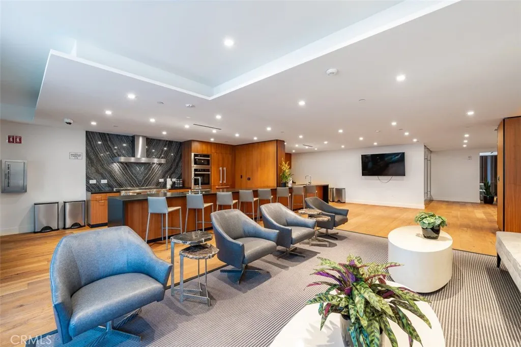 https://cdn.realtyfeed.com/cdn/127/306497944/42a0b23cf2d3584360b55cb442f2c41e.webp