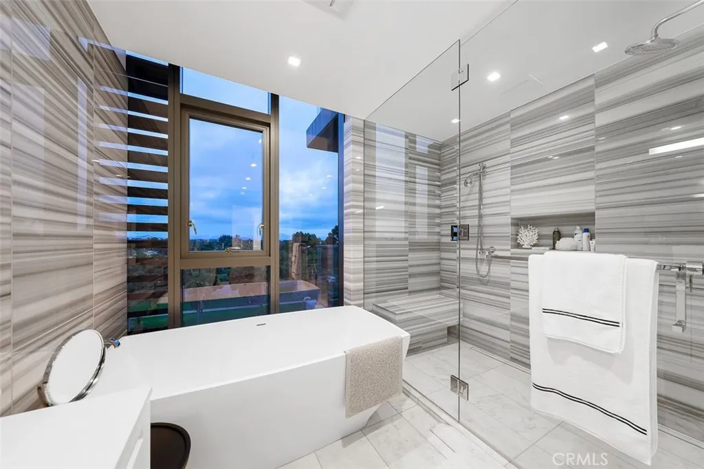 https://cdn.realtyfeed.com/cdn/127/306497944/432b8cc7cb77ff69fbec6658ed5e2ff6.webp