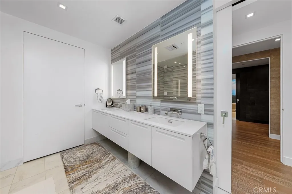 Photo #52: NP25162227 Listing: Photo #52