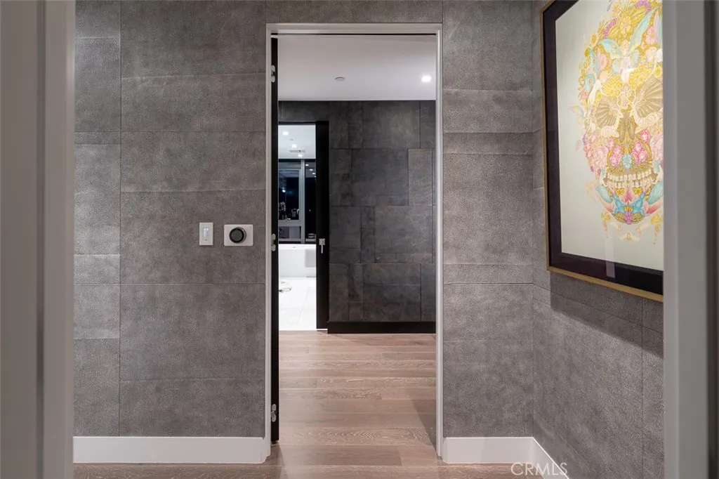 https://cdn.realtyfeed.com/cdn/127/306497944/95a1eca4189ced3e09a095be752db1a4.webp