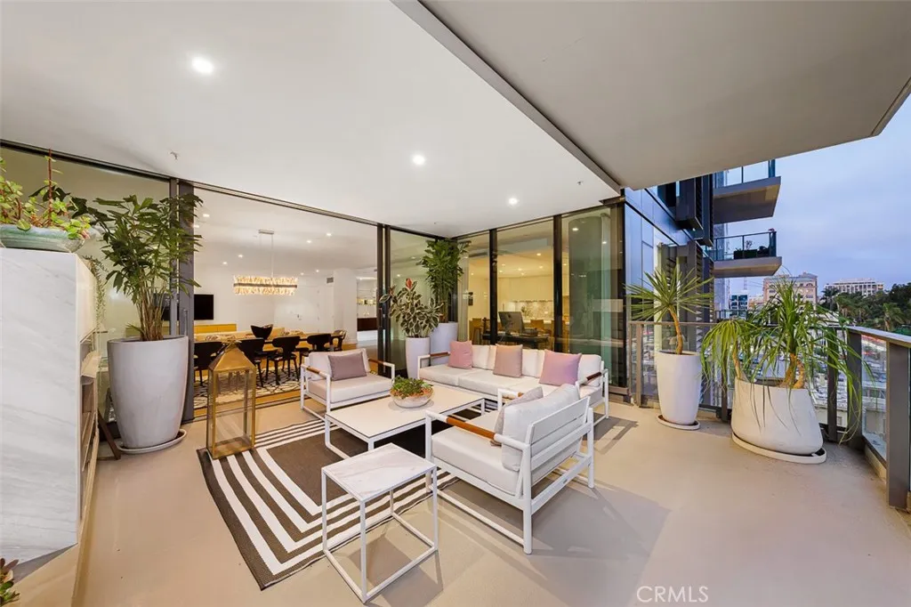 https://cdn.realtyfeed.com/cdn/127/306497944/af60300c5d85554db53117bee6dac6bd.webp