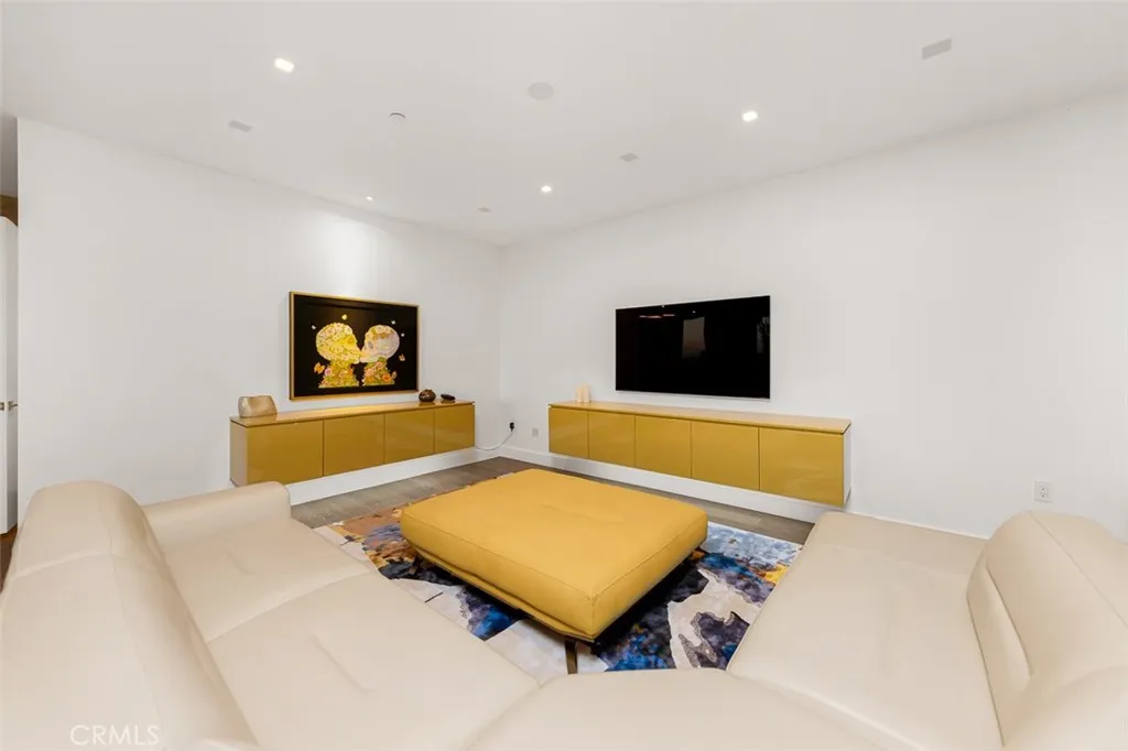 Photo #21: NP25162227 Listing: Photo #21