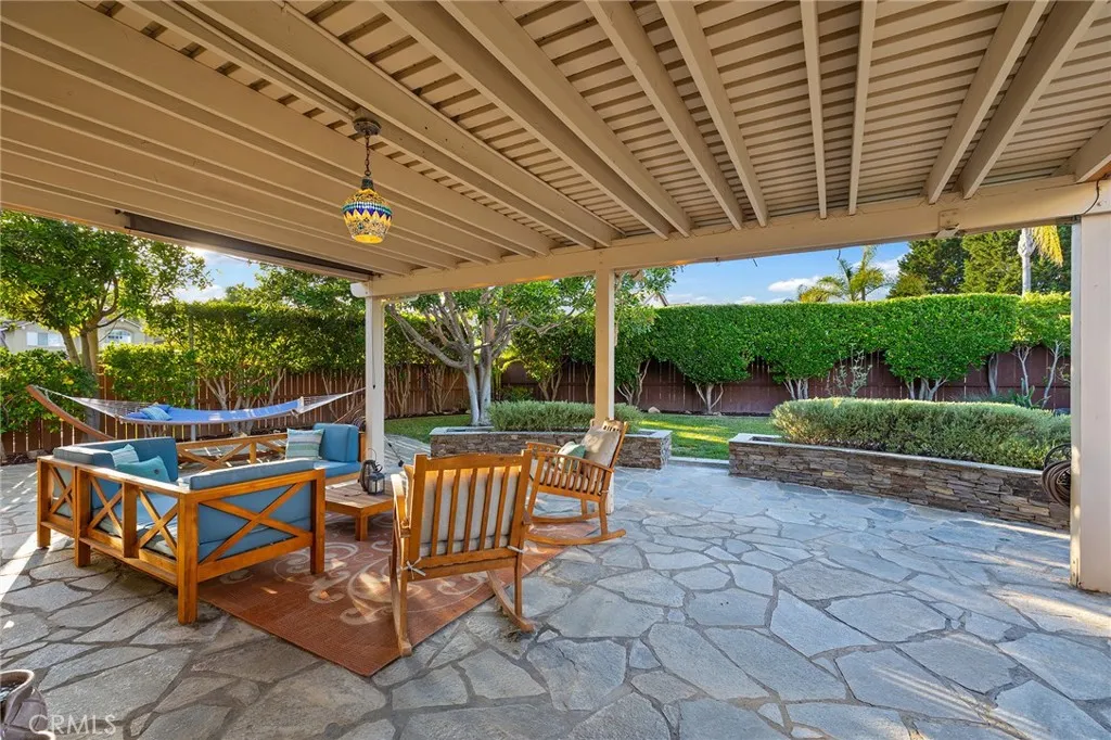 https://cdn.realtyfeed.com/cdn/127/306498033/9df2519057ef4c929f8149624f44f13e.webp