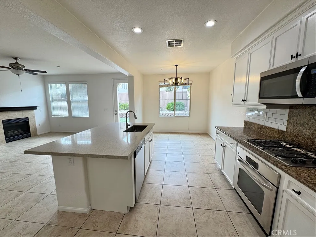 Photo #4: SW25163463 Listing 
