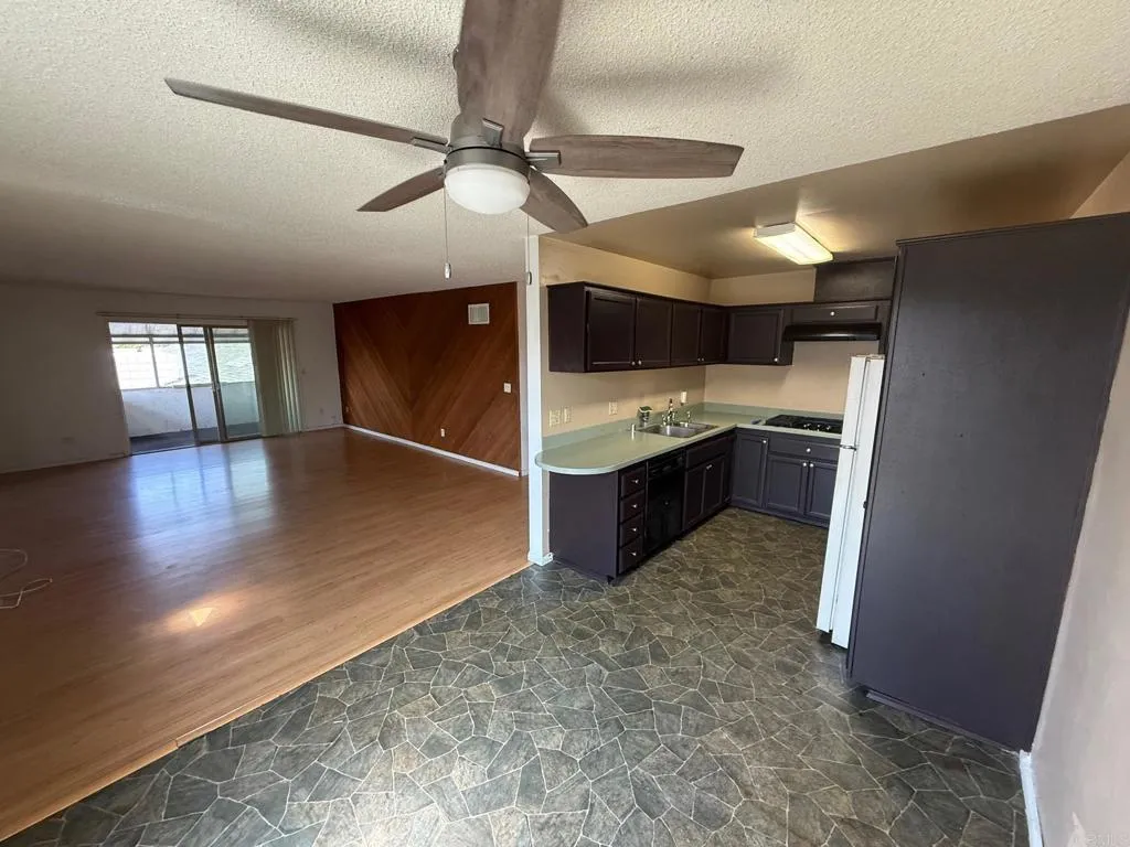 Photo #5: PTP2505517 Listing 