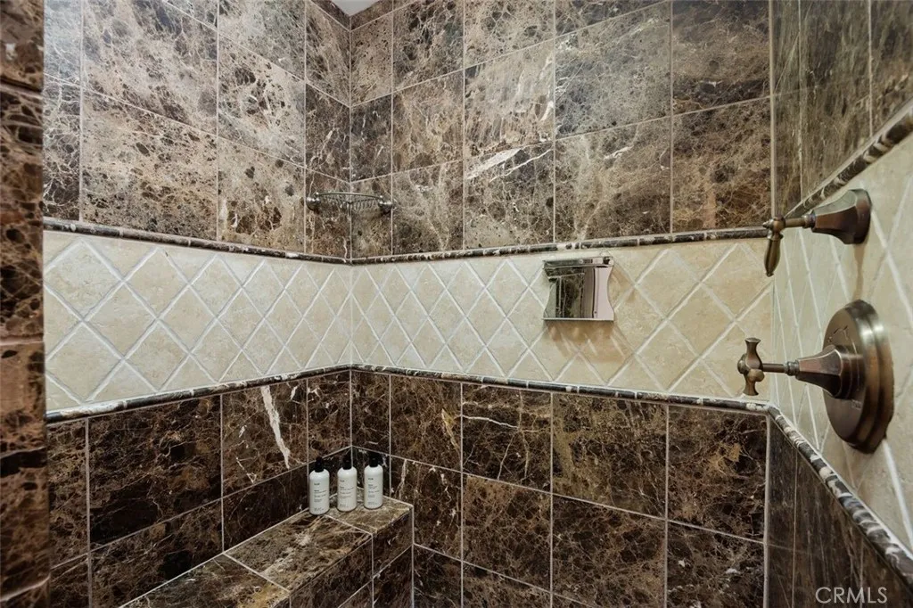 https://cdn.realtyfeed.com/cdn/127/306498424/2c12a14ecc645cf8283361a724dd1236.webp