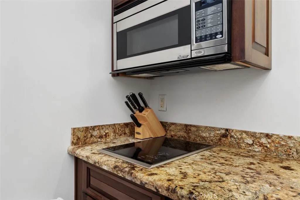 https://cdn.realtyfeed.com/cdn/127/306498424/63d40f0d32d0a23f18f680df8a2ca526.webp