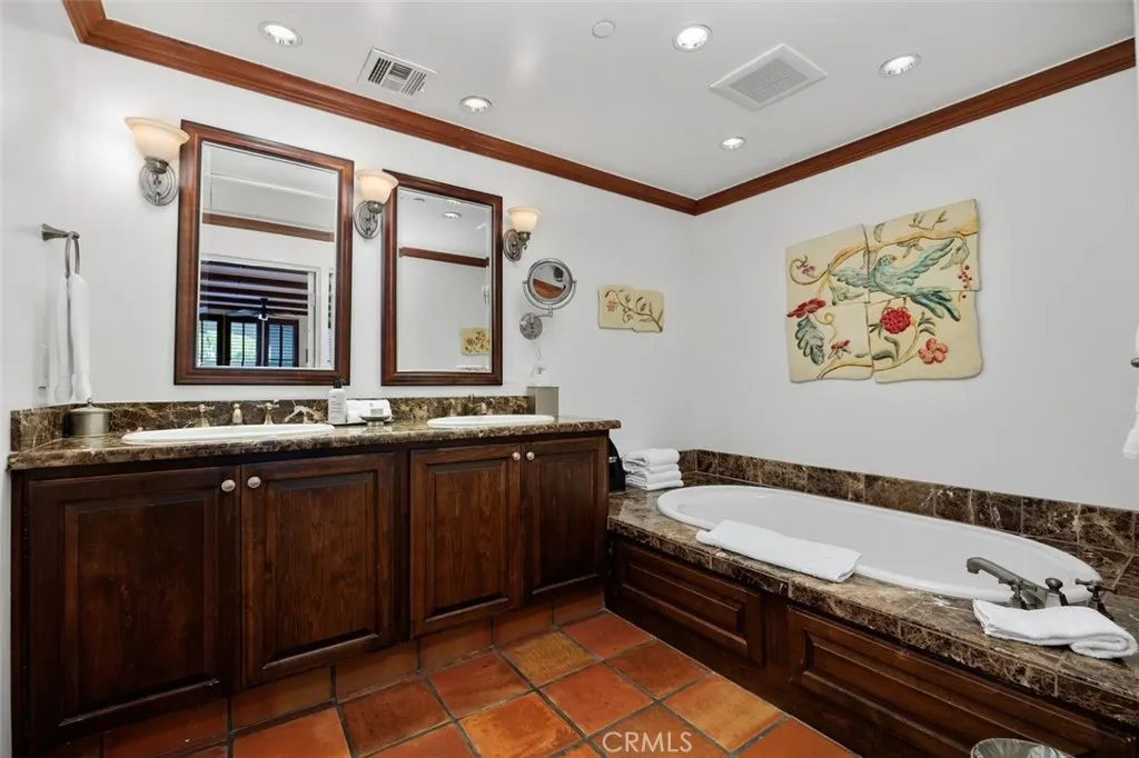 https://cdn.realtyfeed.com/cdn/127/306498424/ddc739d48bce2f18aa88a0b028dbe48d.webp