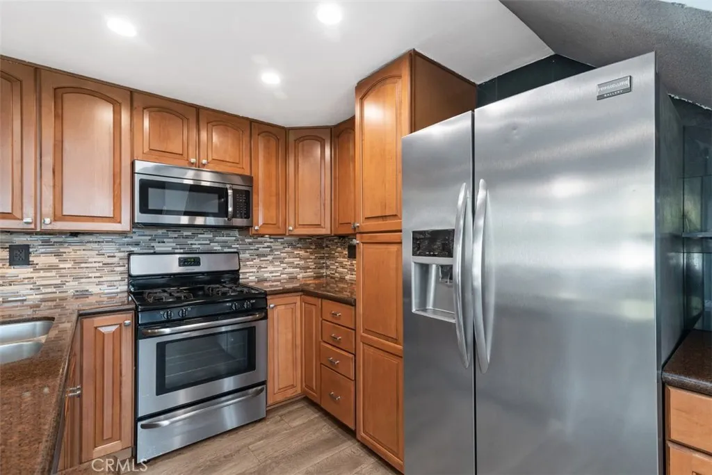 Photo #9: LG25163487 Listing: Photo #9