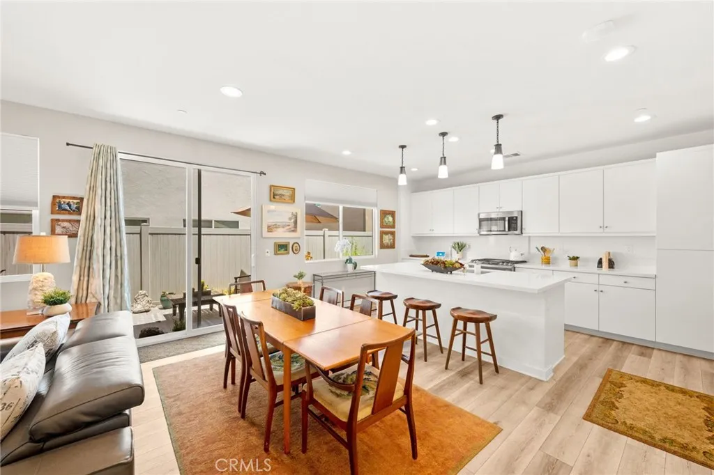 https://cdn.realtyfeed.com/cdn/127/306498593/6c63b28cb69843f63e94c48efef657c8.webp